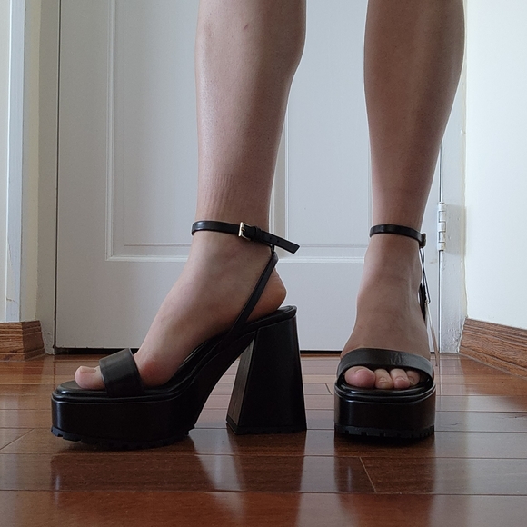 Zara Chunky Block Heel Sandals - Picture 2 of 14